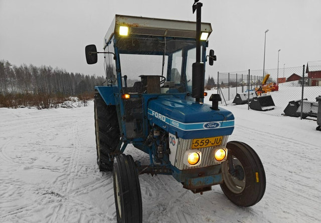 Traktorius Ford 4110 traktori - Katso video!: foto 9