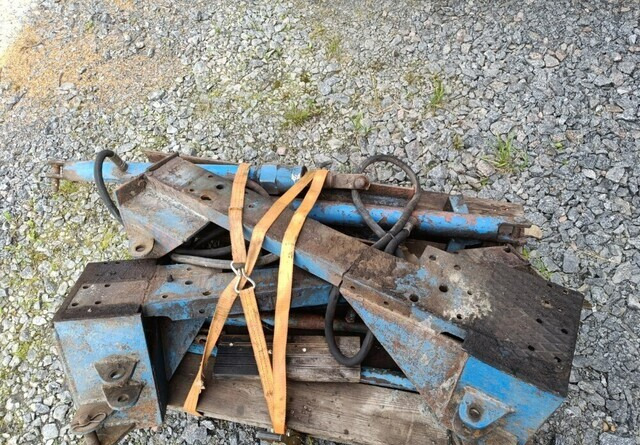 Fordson Diesel Major etukuormaajan osia - Traktorius - frontalinis krautuvas: foto 4 Fordson Diesel Major etukuormaajan osia - Traktorius - frontalinis krautuvas: foto 4