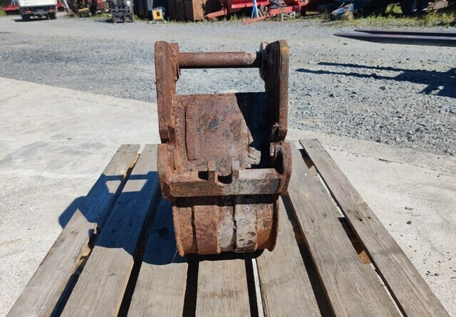 Kuokkakauha leveys 22cm - pikkukaivinkoneeseen - Ekskavatoriaus kaušas - Statybinė technika: foto 5 Kuokkakauha leveys 22cm - pikkukaivinkoneeseen - Ekskavatoriaus kaušas - Statybinė technika: foto 5
