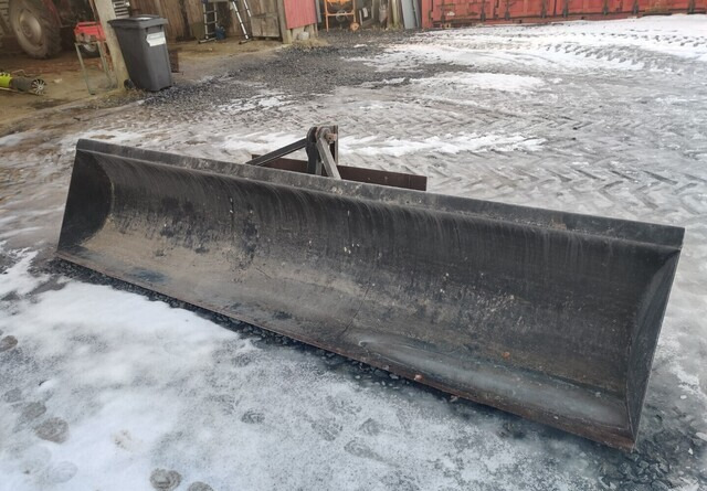 Lumilevy - Puskulevy 350cm - EURO ja 3pistekiinnitys - Sniego peilis - Žemės ūkio technika: foto 1 Lumilevy - Puskulevy 350cm - EURO ja 3pistekiinnitys - Sniego peilis - Žemės ūkio technika: foto 1