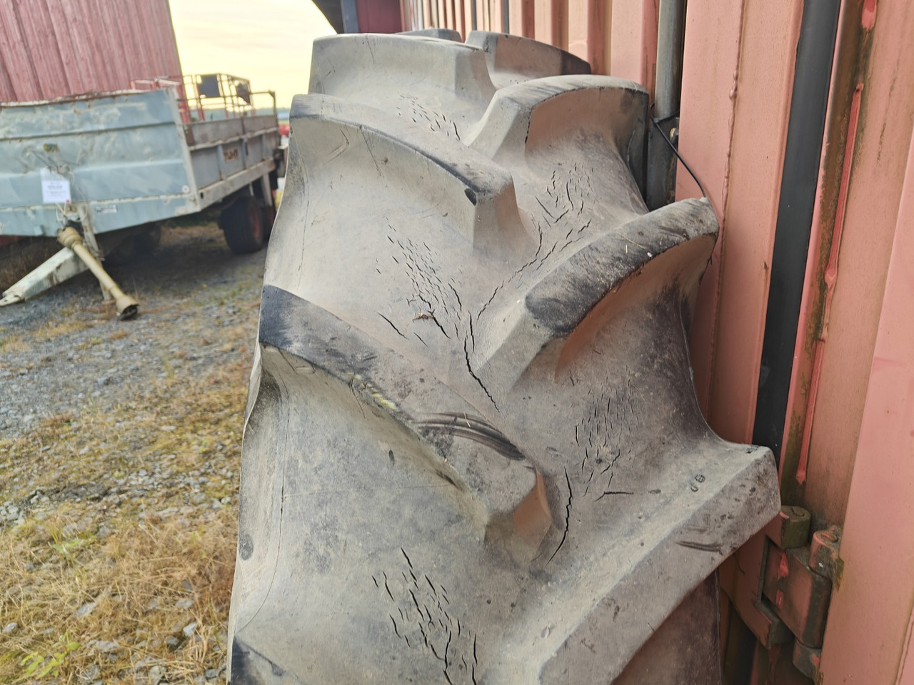 MICHELIN 18.4R38 traktorin renkaat - Padangos ir ratlankiai - Traktorius: foto 5 MICHELIN 18.4R38 traktorin renkaat - Padangos ir ratlankiai - Traktorius: foto 5