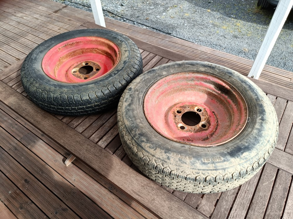 Renkaat 165SR15 vanteilla 2 kpl Heywang paalaimesta - Ratas - Stačiakampių ryšulių presas: foto 4 Renkaat 165SR15 vanteilla 2 kpl Heywang paalaimesta - Ratas - Stačiakampių ryšulių presas: foto 4