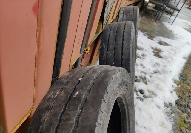 Renkaat 5 kpl koko 205/65R17.5 - Padanga - Žemės ūkio technika: foto 3 Renkaat 5 kpl koko 205/65R17.5 - Padanga - Žemės ūkio technika: foto 3