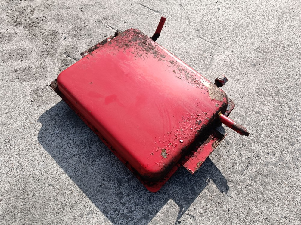 Sampo 410 hydrauliikkaöljysäiliö - Hidraulinis bakas - Derliaus nuėmimo kombainas: foto 2 Sampo 410 hydrauliikkaöljysäiliö - Hidraulinis bakas - Derliaus nuėmimo kombainas: foto 2