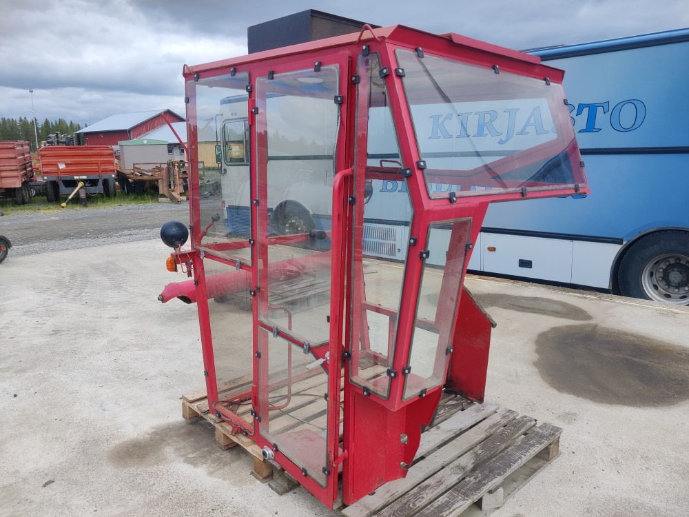 Sampo 410 leikkuupuimurin hytti, tummennetut lasit - Kabina - Derliaus nuėmimo kombainas: foto 5 Sampo 410 leikkuupuimurin hytti, tummennetut lasit - Kabina - Derliaus nuėmimo kombainas: foto 5