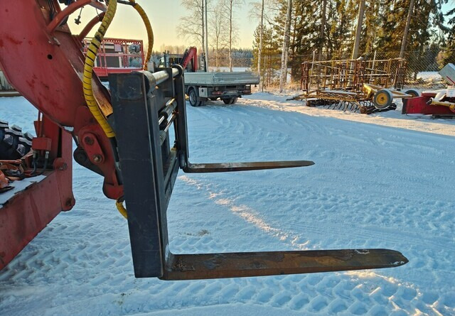 Trukkipiikit - hydraulinen sivusiirto ja levitys - VIDEO - Šakės: foto 4 Trukkipiikit - hydraulinen sivusiirto ja levitys - VIDEO - Šakės: foto 4