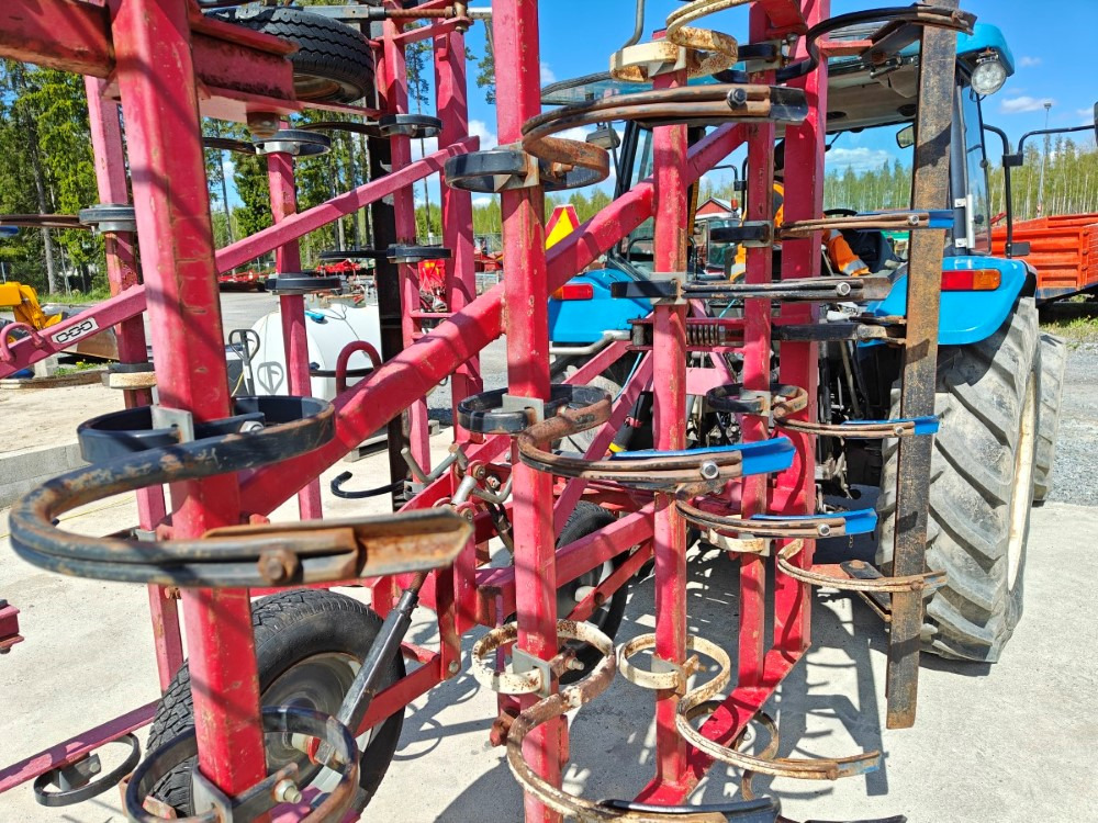 VM 450 cm, hydraulisesti taittuva, etulana ja jälkihara, katso video! - Spyruoklinės akėčios: foto 4 VM 450 cm, hydraulisesti taittuva, etulana ja jälkihara, katso video! - Spyruoklinės akėčios: foto 4