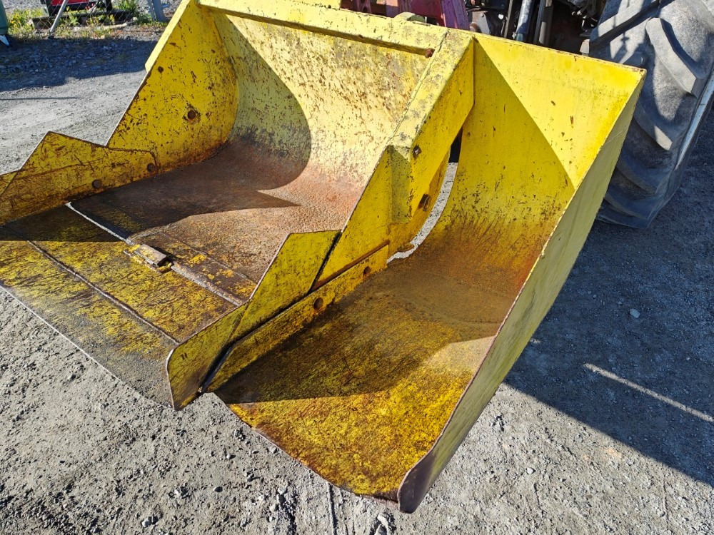 Takakuormaaja hydraulinen sorakauhalla - Žemės ūkio technika: foto 5 Takakuormaaja hydraulinen sorakauhalla - Žemės ūkio technika: foto 5