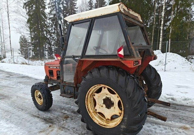 Zetor 7011 traktori - Traktorius: foto 2 Zetor 7011 traktori - Traktorius: foto 2