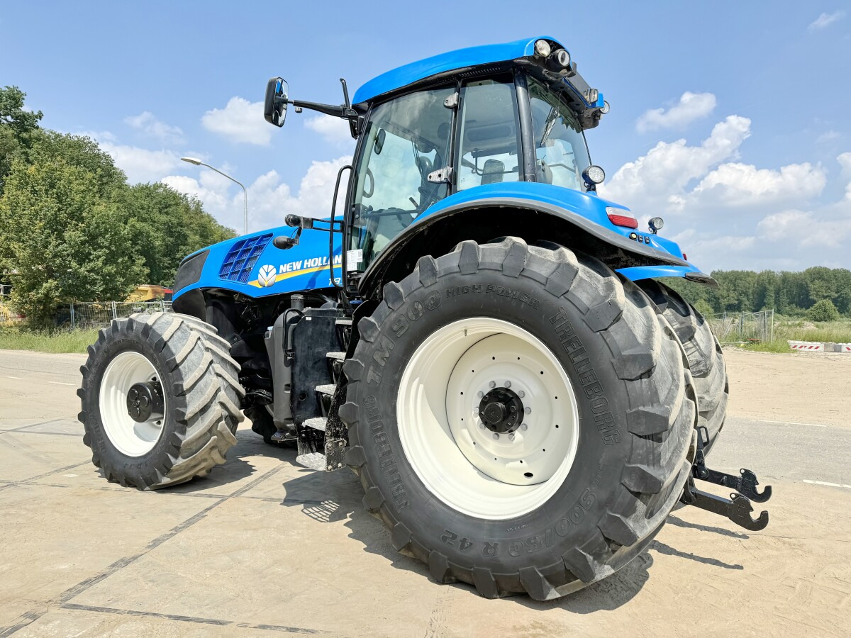 NEW HOLLAND T8.360 4WD - Traktorius: foto 2 NEW HOLLAND T8.360 4WD - Traktorius: foto 2