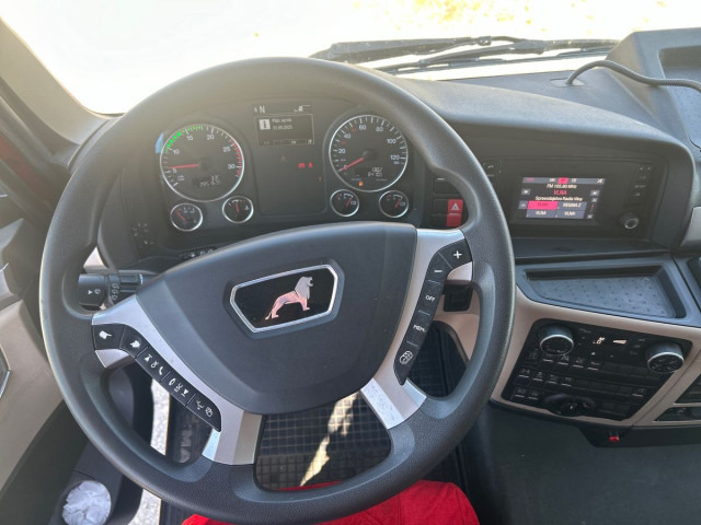 MAN TGX 26.470 6X2-4 BL tandem - Tentinis sunkvežimis: foto 4 MAN TGX 26.470 6X2-4 BL tandem - Tentinis sunkvežimis: foto 4