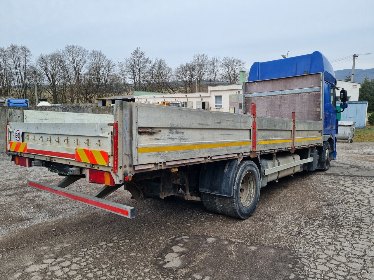 DAF XF 105.410 LD 4x2 EURO5 automat - Platforminis/ Bortinis sunkvežimis: foto 4 DAF XF 105.410 LD 4x2 EURO5 automat - Platforminis/ Bortinis sunkvežimis: foto 4