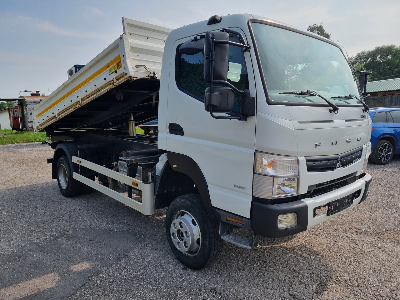 FUSO Canter 6C18 4x4 3 way tipper (only 35tkm) - Savivartis sunkvežimis: foto 3 FUSO Canter 6C18 4x4 3 way tipper (only 35tkm) - Savivartis sunkvežimis: foto 3