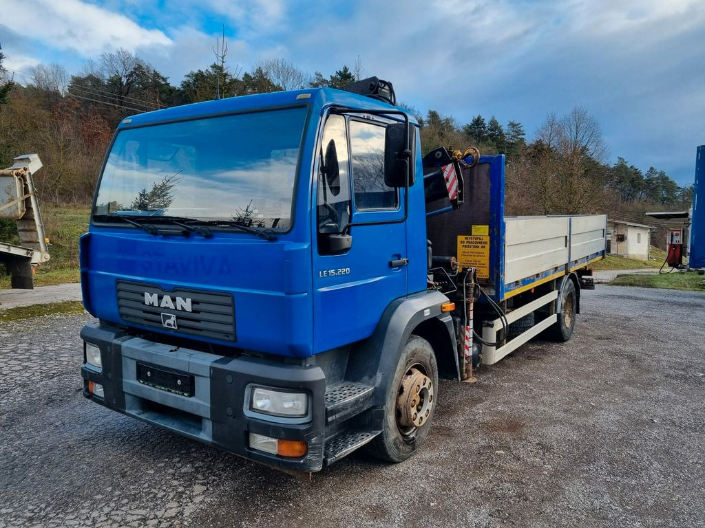 MAN M2000 15.225 + HR HIAB 071 - Sunkvežimis su kranu, Platforminis/ Bortinis sunkvežimis: foto 2 MAN M2000 15.225 + HR HIAB 071 - Sunkvežimis su kranu, Platforminis/ Bortinis sunkvežimis: foto 2