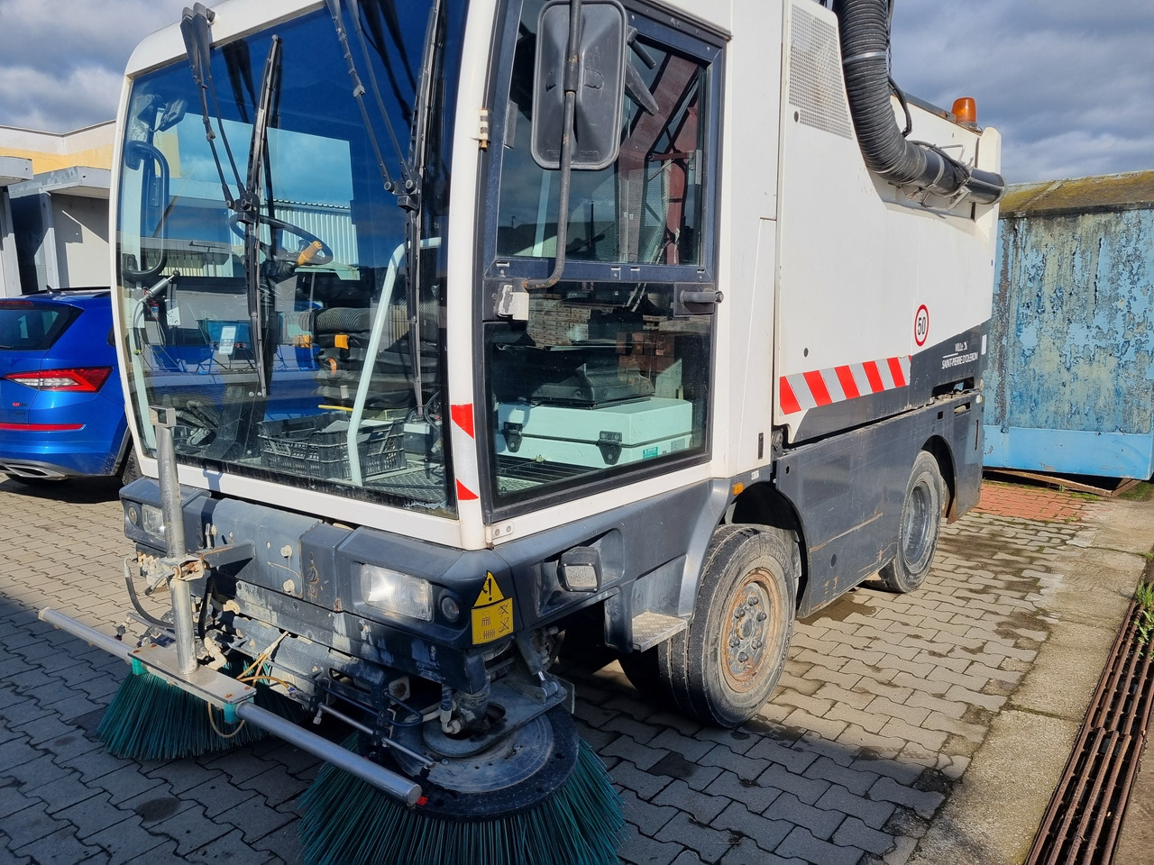 SCHMIDT Cleango compact sweeper 400 - Gatvių šlavimo mašina: foto 2 SCHMIDT Cleango compact sweeper 400 - Gatvių šlavimo mašina: foto 2
