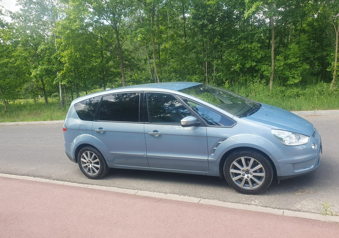 Ford S-MAX 2,5 turbo benzyna - Lengvasis automobilis: foto 4 Ford S-MAX 2,5 turbo benzyna - Lengvasis automobilis: foto 4