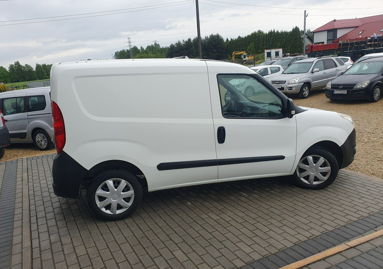 Opel Combo Opel Combo 1.4 Benzyna Polski Salon - Krovininis mikroautobusas: foto 5 Opel Combo Opel Combo 1.4 Benzyna Polski Salon - Krovininis mikroautobusas: foto 5