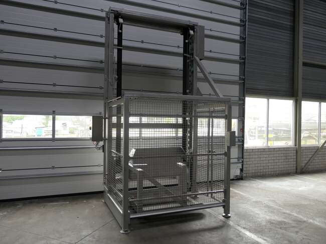 Lachnit lifter for palletboxes 322 L - Maisto pramonės įranga: foto 1 Lachnit lifter for palletboxes 322 L - Maisto pramonės įranga: foto 1