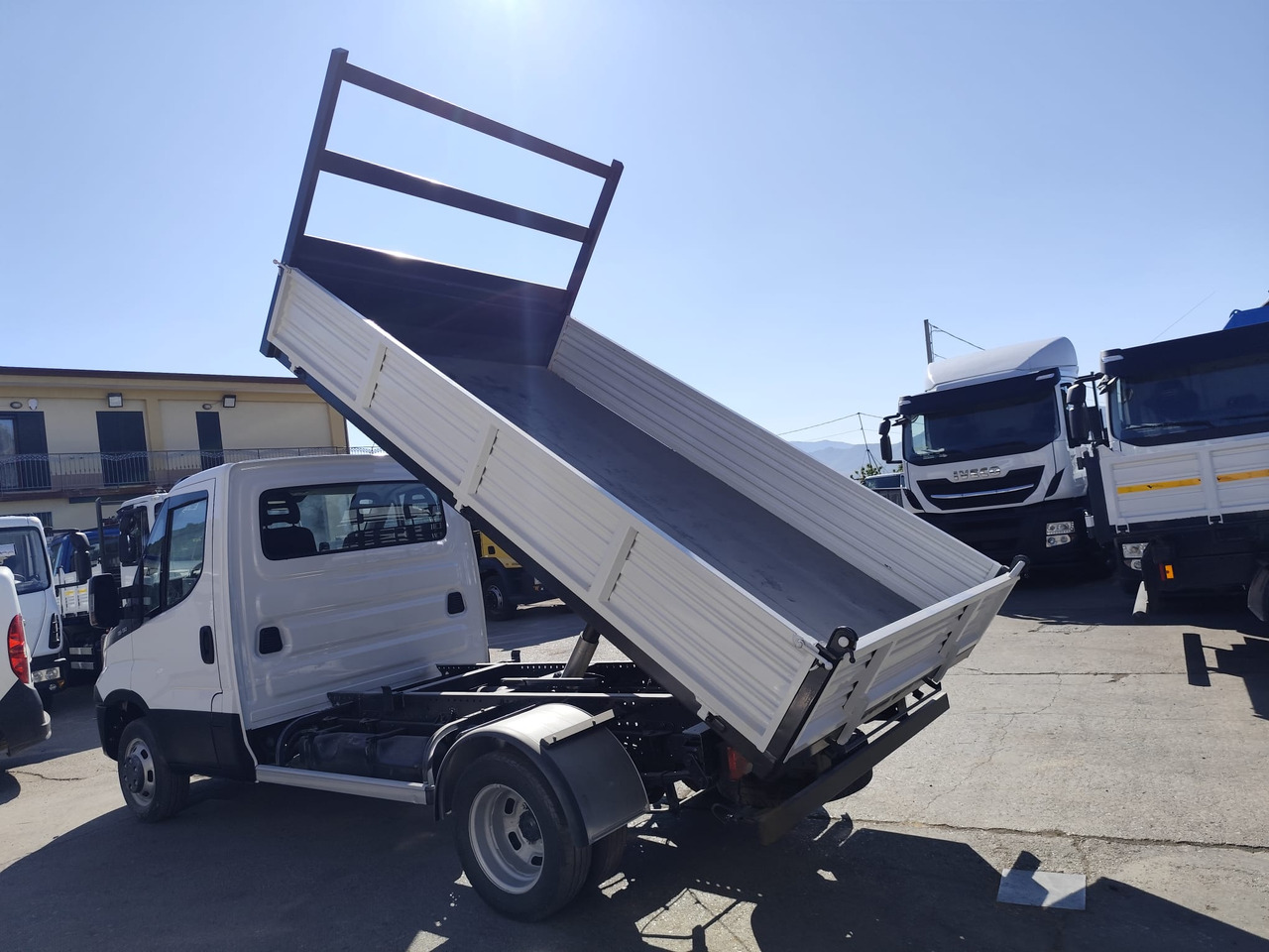 IVECO DAILY 35C13 - Mažas savivartis: foto 4 IVECO DAILY 35C13 - Mažas savivartis: foto 4