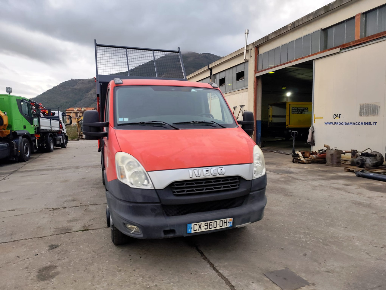 Mažas savivartis IVECO DAILY 35C13: foto 9