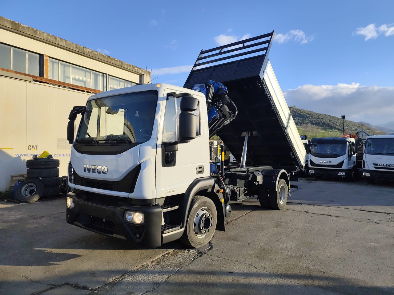 IVECO EUROCARGO 120E28P - Sunkvežimis su kranu: foto 2 IVECO EUROCARGO 120E28P - Sunkvežimis su kranu: foto 2