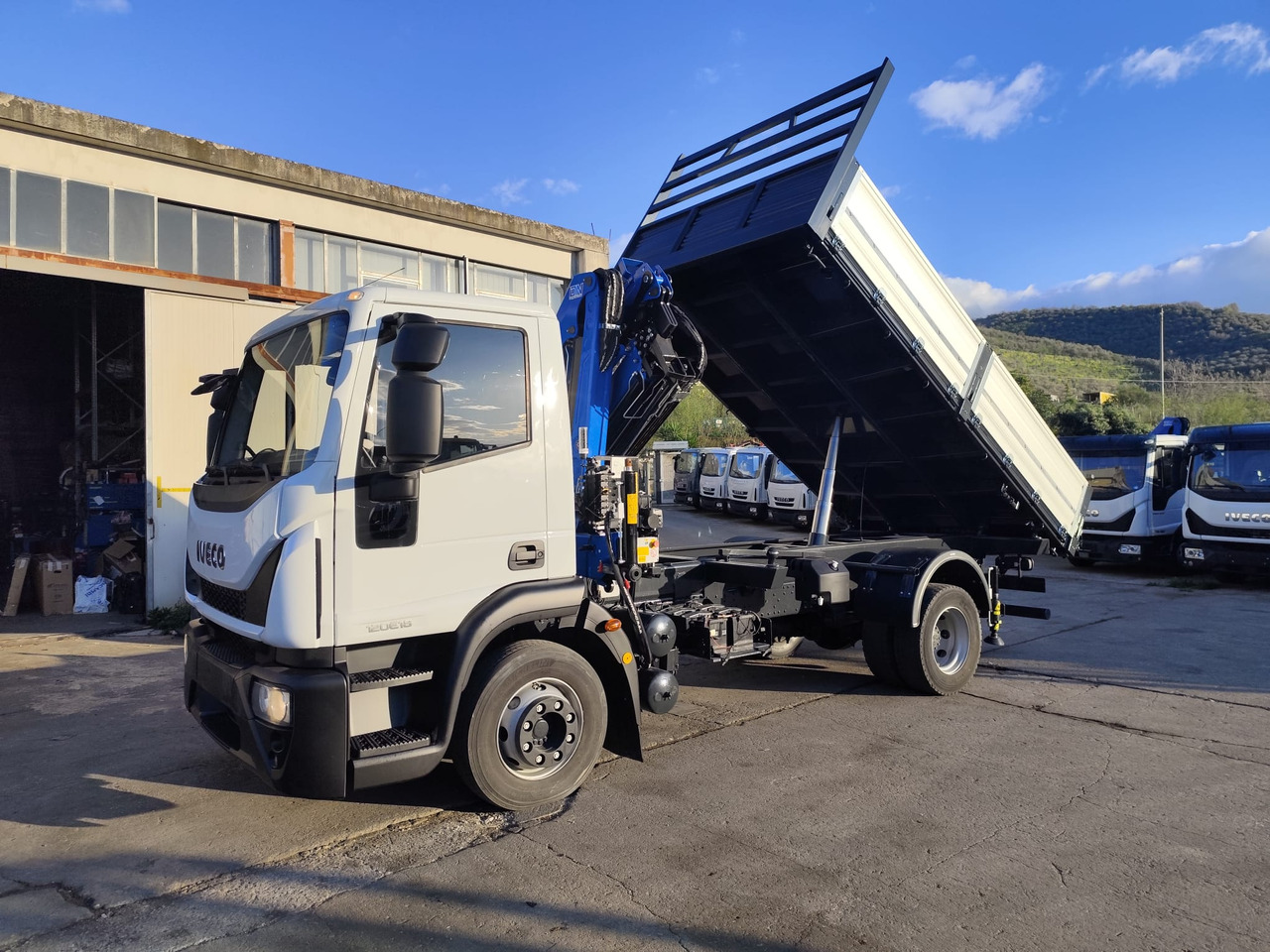 IVECO EUROCARGO 120E28P - Sunkvežimis su kranu: foto 1 IVECO EUROCARGO 120E28P - Sunkvežimis su kranu: foto 1