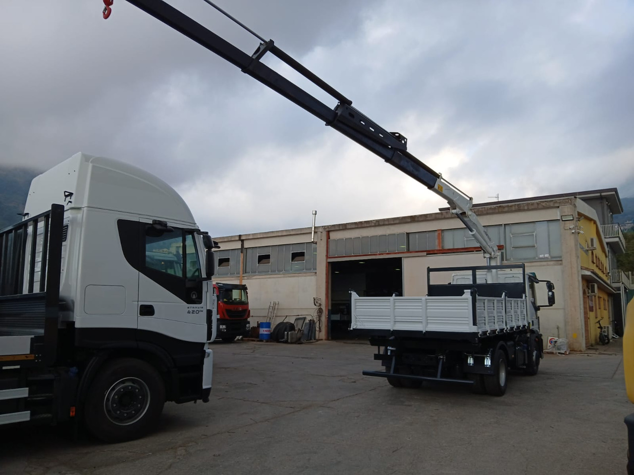 Sunkvežimis su kranu IVECO EUROCARGO 140-250: foto 38