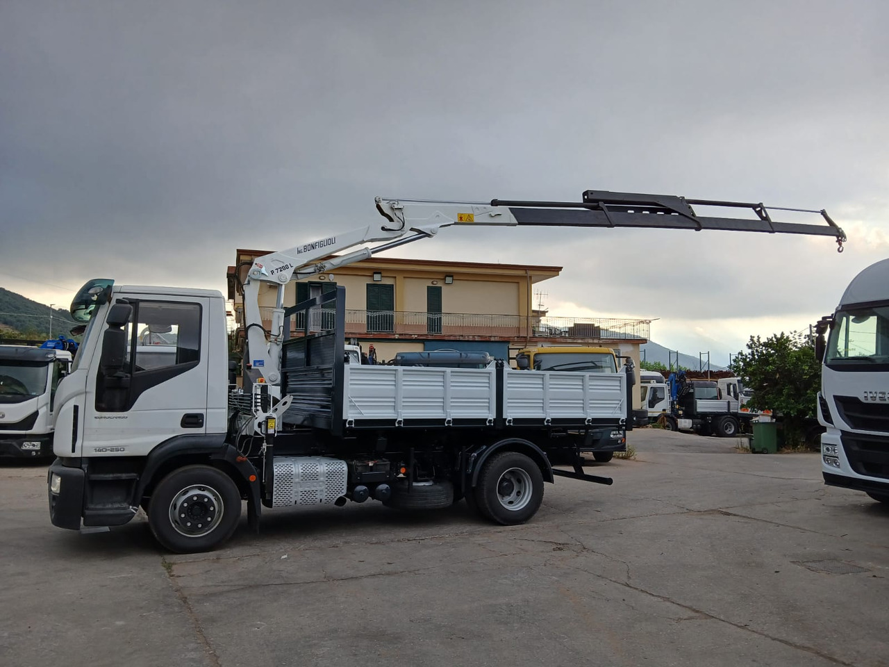 Sunkvežimis su kranu IVECO EUROCARGO 140-250: foto 40