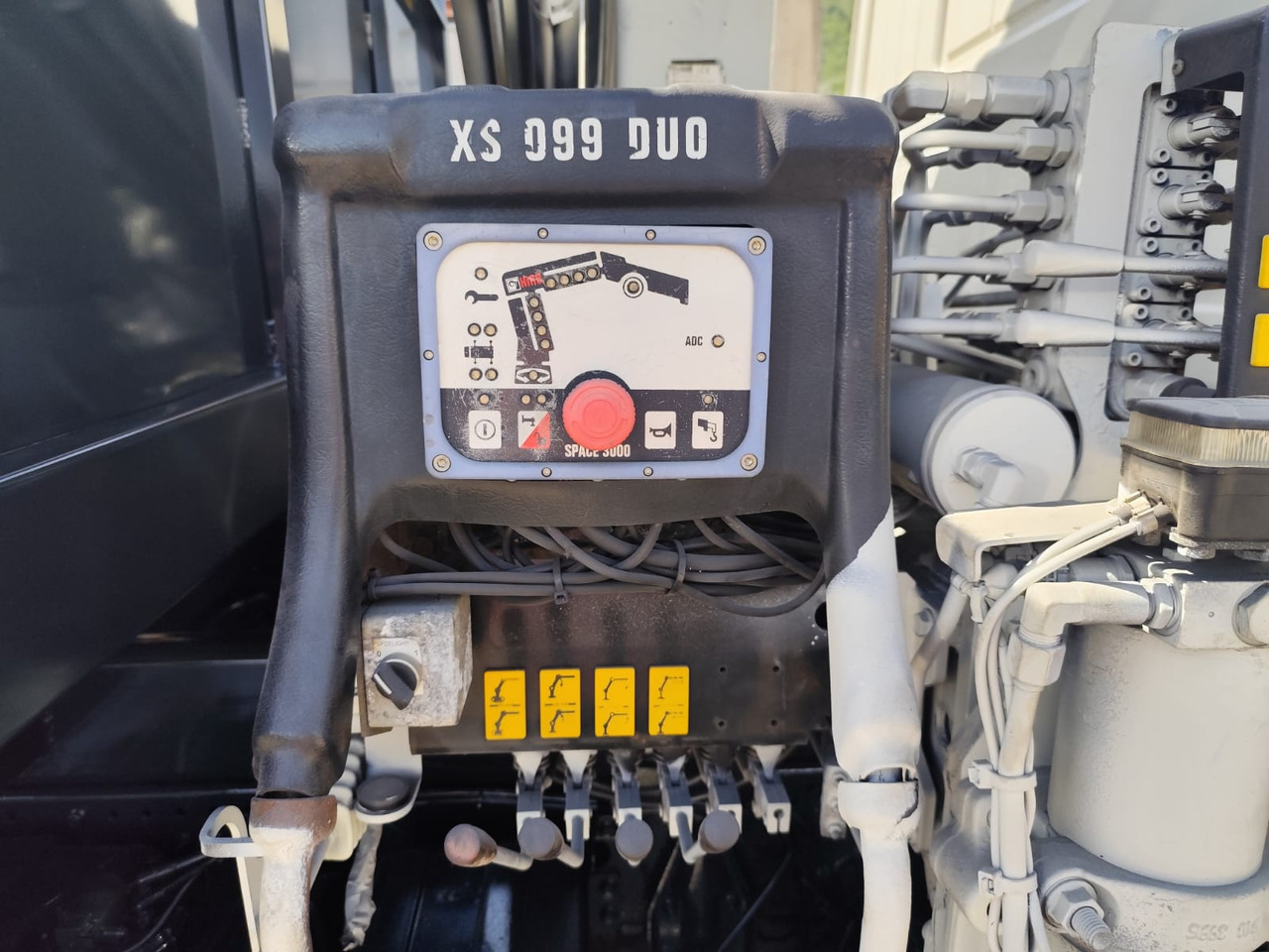 IVECO EUROCARGO 140-250 - Sunkvežimis su kranu: foto 2 IVECO EUROCARGO 140-250 - Sunkvežimis su kranu: foto 2