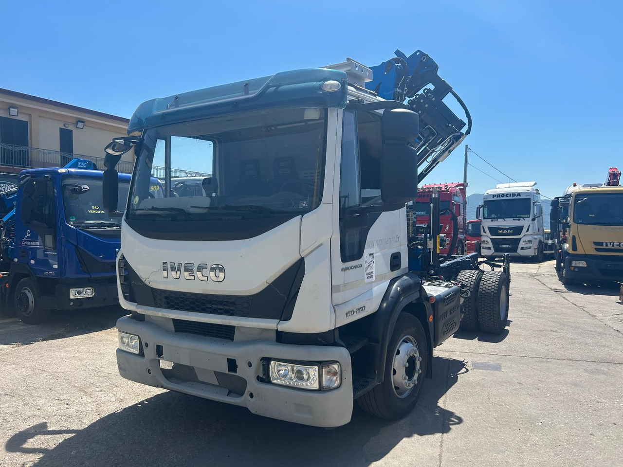 IVECO EUROCARGO 160-250 - Sunkvežimis su kranu: foto 1 IVECO EUROCARGO 160-250 - Sunkvežimis su kranu: foto 1