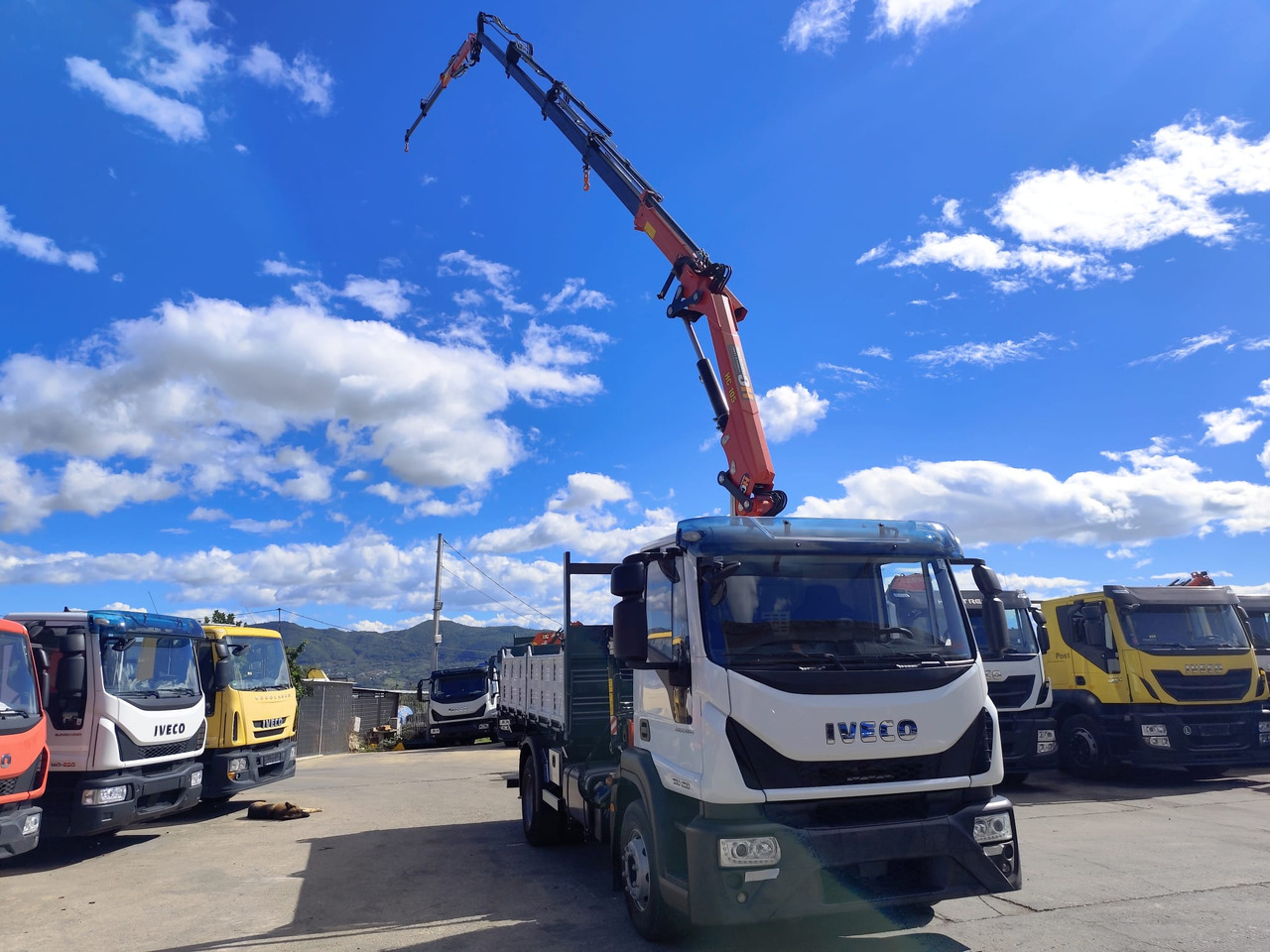 IVECO EUROCARGO 160-250 - Sunkvežimis su kranu, Savivartis sunkvežimis: foto 2 IVECO EUROCARGO 160-250 - Sunkvežimis su kranu, Savivartis sunkvežimis: foto 2
