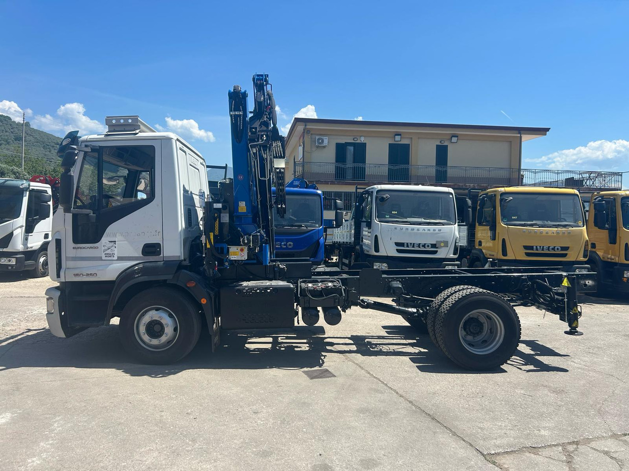 IVECO EUROCARGO 160-250 - Sunkvežimis su kranu: foto 3 IVECO EUROCARGO 160-250 - Sunkvežimis su kranu: foto 3