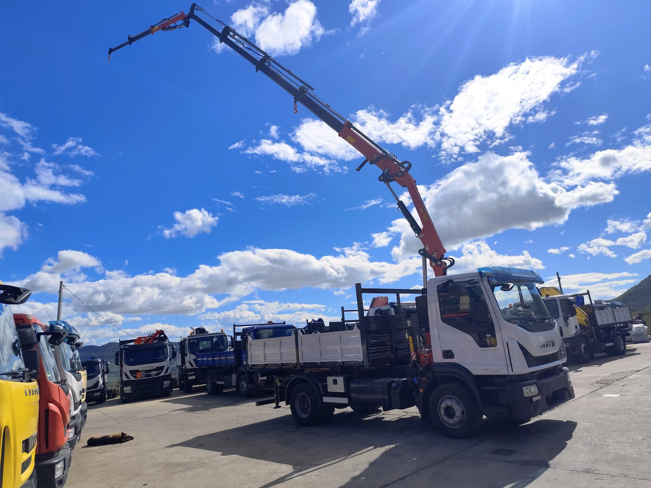 IVECO EUROCARGO 160-250 - Sunkvežimis su kranu, Savivartis sunkvežimis: foto 1 IVECO EUROCARGO 160-250 - Sunkvežimis su kranu, Savivartis sunkvežimis: foto 1