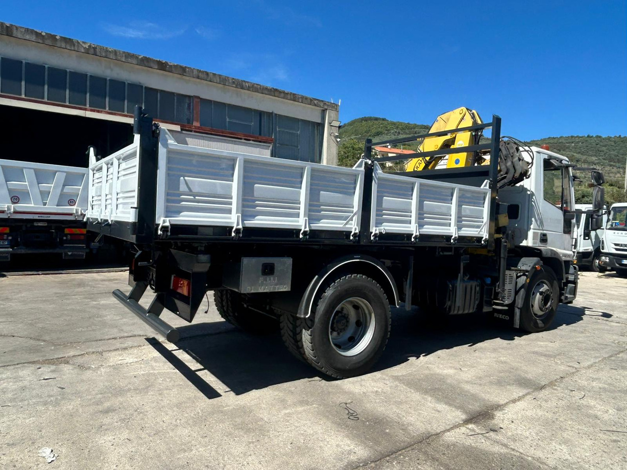 IVECO EUROCARGO 160E28 - Sunkvežimis su kranu: foto 5 IVECO EUROCARGO 160E28 - Sunkvežimis su kranu: foto 5