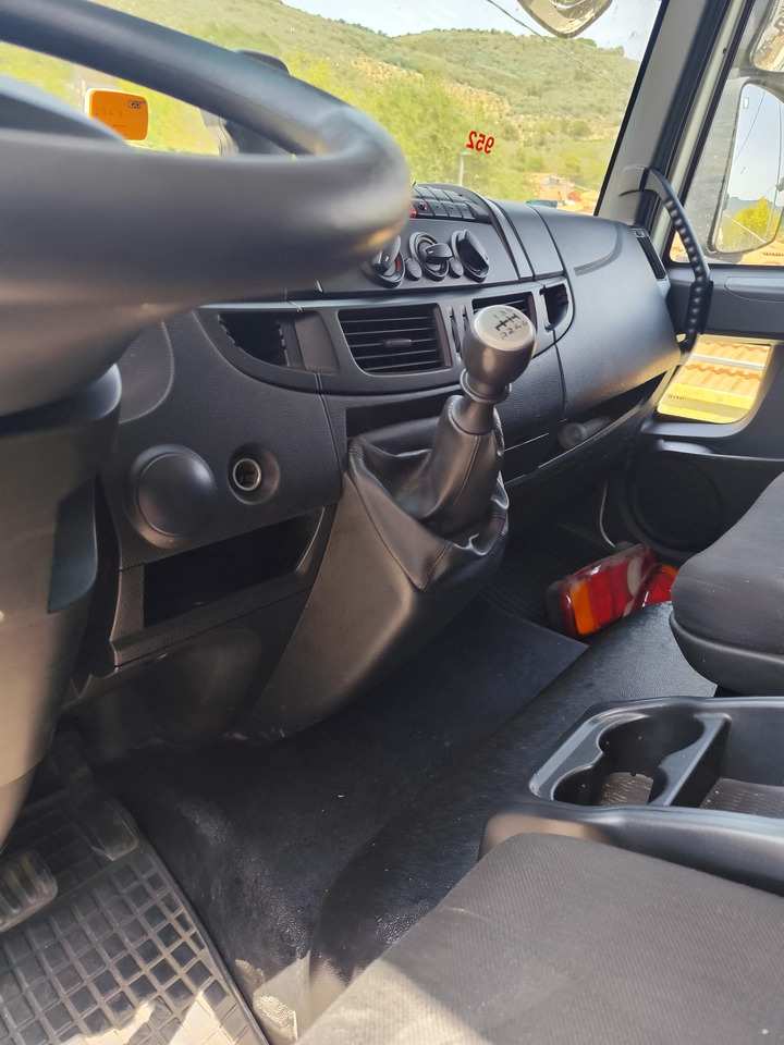 IVECO EUROCARGO 180-250 - Važiuoklės sunkvežimis, Sunkvežimis su kranu: foto 4 IVECO EUROCARGO 180-250 - Važiuoklės sunkvežimis, Sunkvežimis su kranu: foto 4