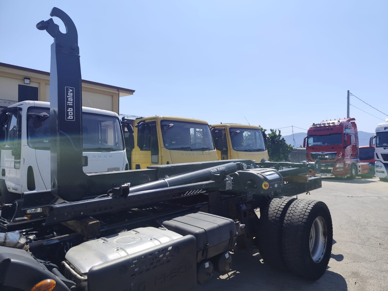 IVECO EUROCARGO 180-250 - Hook-lift sunkvežimis, Sunkvežimis su kranu: foto 2 IVECO EUROCARGO 180-250 - Hook-lift sunkvežimis, Sunkvežimis su kranu: foto 2