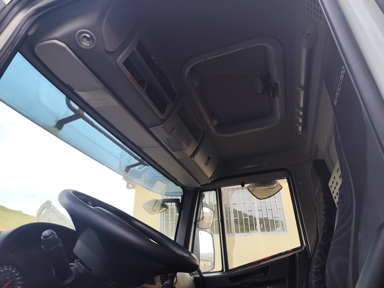 IVECO EUROCARGO 180-320 - Važiuoklės sunkvežimis: foto 4 IVECO EUROCARGO 180-320 - Važiuoklės sunkvežimis: foto 4
