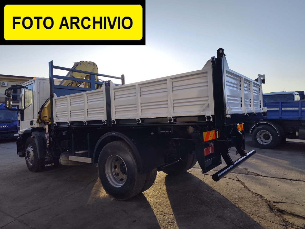 IVECO EUROCARGO 180E30 - Savivartis sunkvežimis, Sunkvežimis su kranu: foto 2 IVECO EUROCARGO 180E30 - Savivartis sunkvežimis, Sunkvežimis su kranu: foto 2
