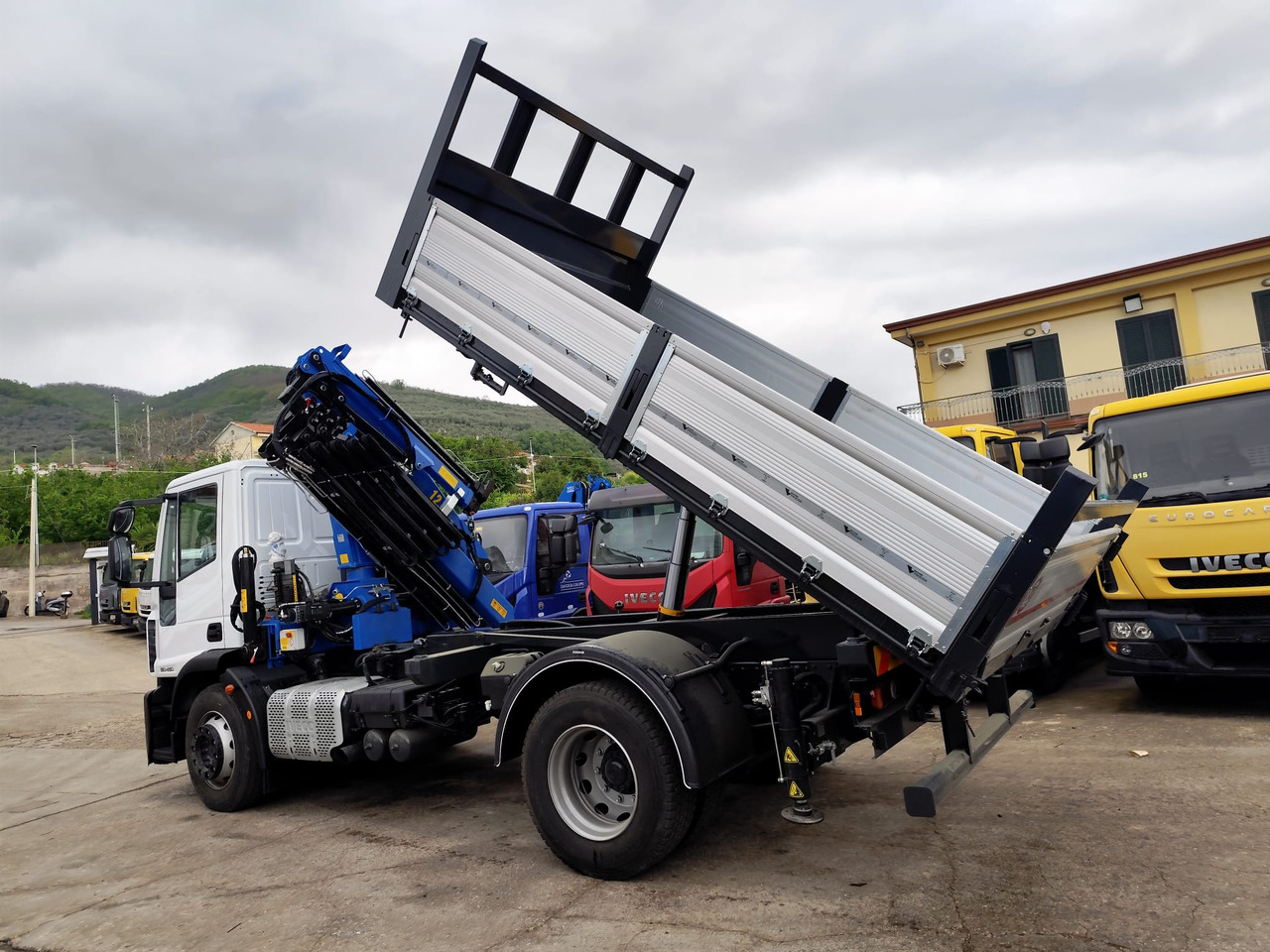 IVECO EUROCARGO 190EL25 - Sunkvežimis su kranu: foto 5 IVECO EUROCARGO 190EL25 - Sunkvežimis su kranu: foto 5