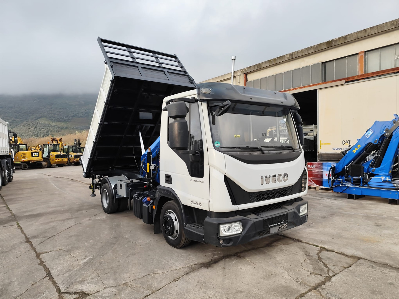 Savivartis sunkvežimis, Sunkvežimis su kranu IVECO EUROCARGO 75-160: foto 10