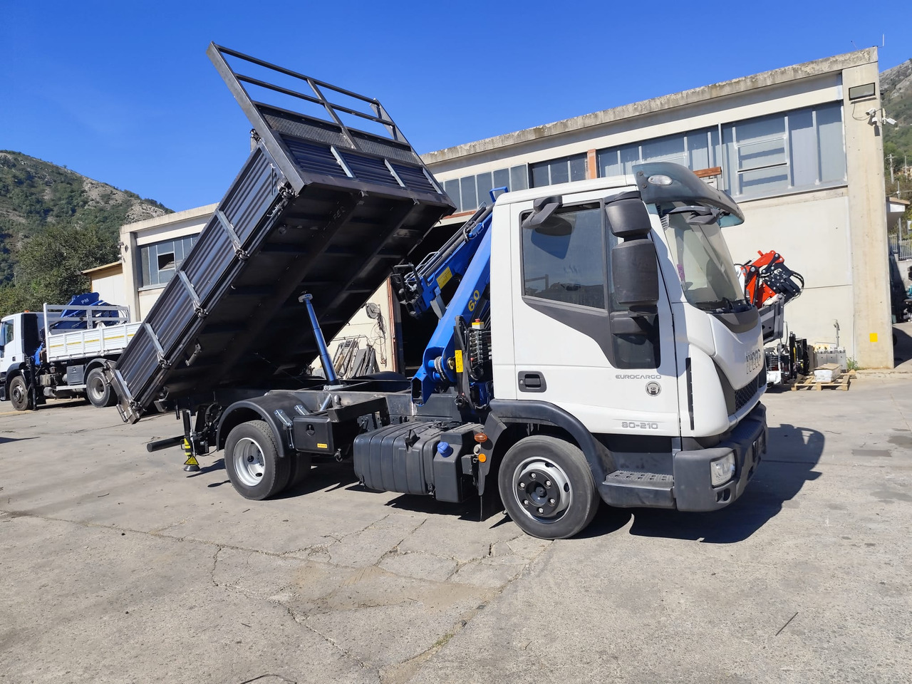 IVECO EUROCARGO 80-210 - Sunkvežimis su kranu, Savivartis sunkvežimis: foto 3 IVECO EUROCARGO 80-210 - Sunkvežimis su kranu, Savivartis sunkvežimis: foto 3