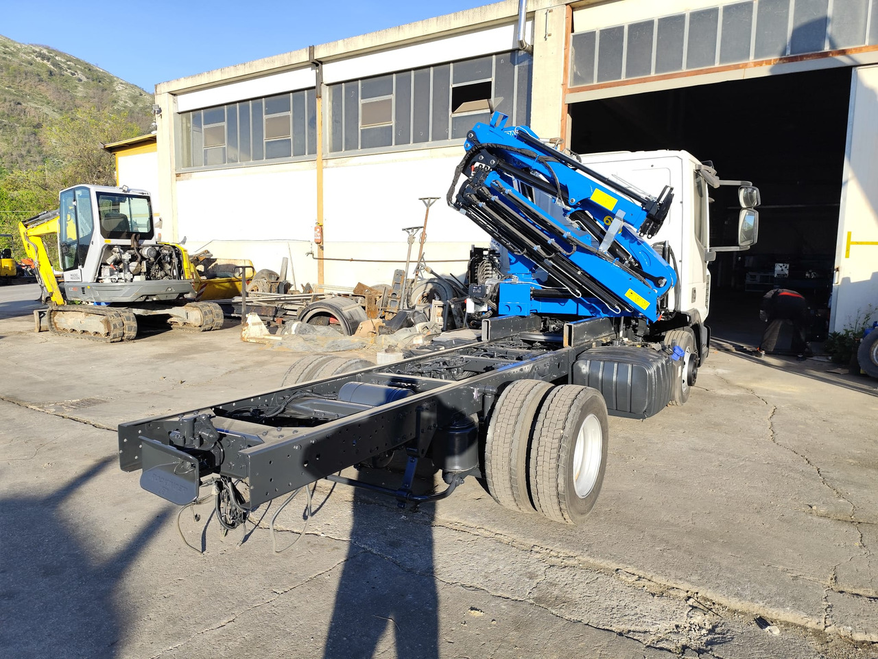 Sunkvežimis su kranu IVECO EUROCARGO 80E22: foto 25