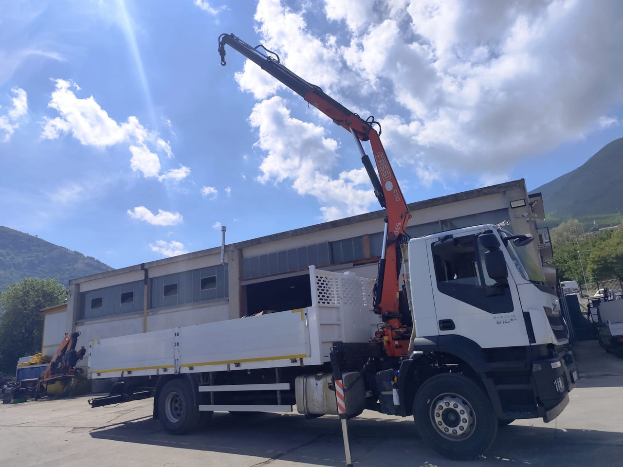 IVECO STRALIS 190S31 - Sunkvežimis su kranu: foto 3 IVECO STRALIS 190S31 - Sunkvežimis su kranu: foto 3