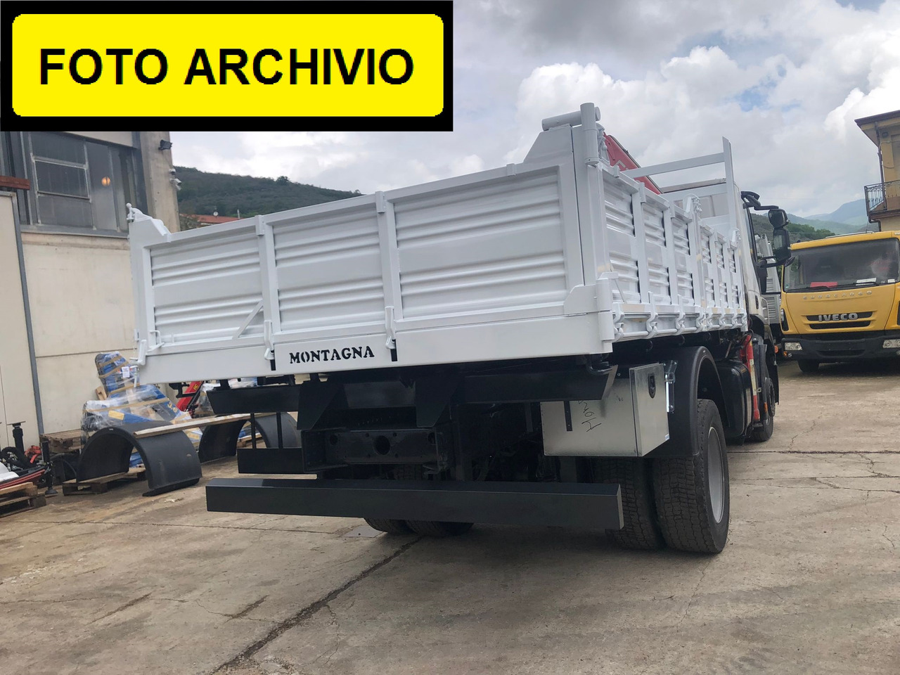 IVECO STRALIS 190S31 - Sunkvežimis su kranu: foto 2 IVECO STRALIS 190S31 - Sunkvežimis su kranu: foto 2