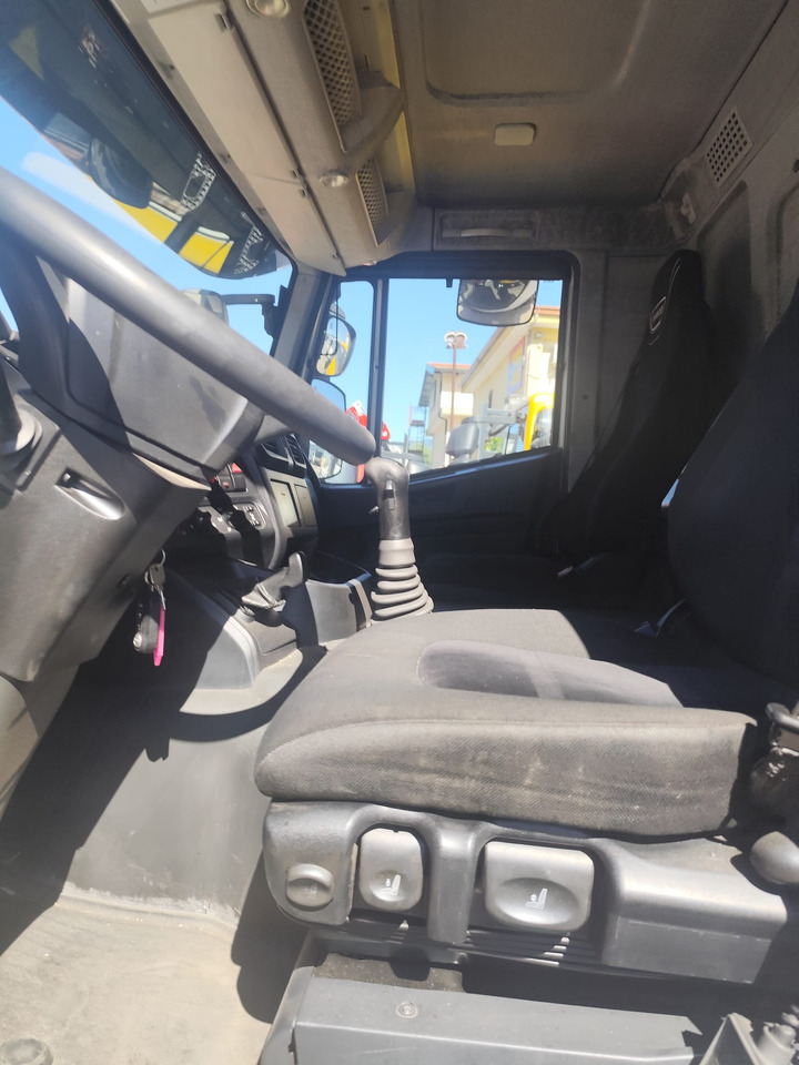 IVECO STRALIS AD 260S31 XP - Sunkvežimis su kranu: foto 3 IVECO STRALIS AD 260S31 XP - Sunkvežimis su kranu: foto 3