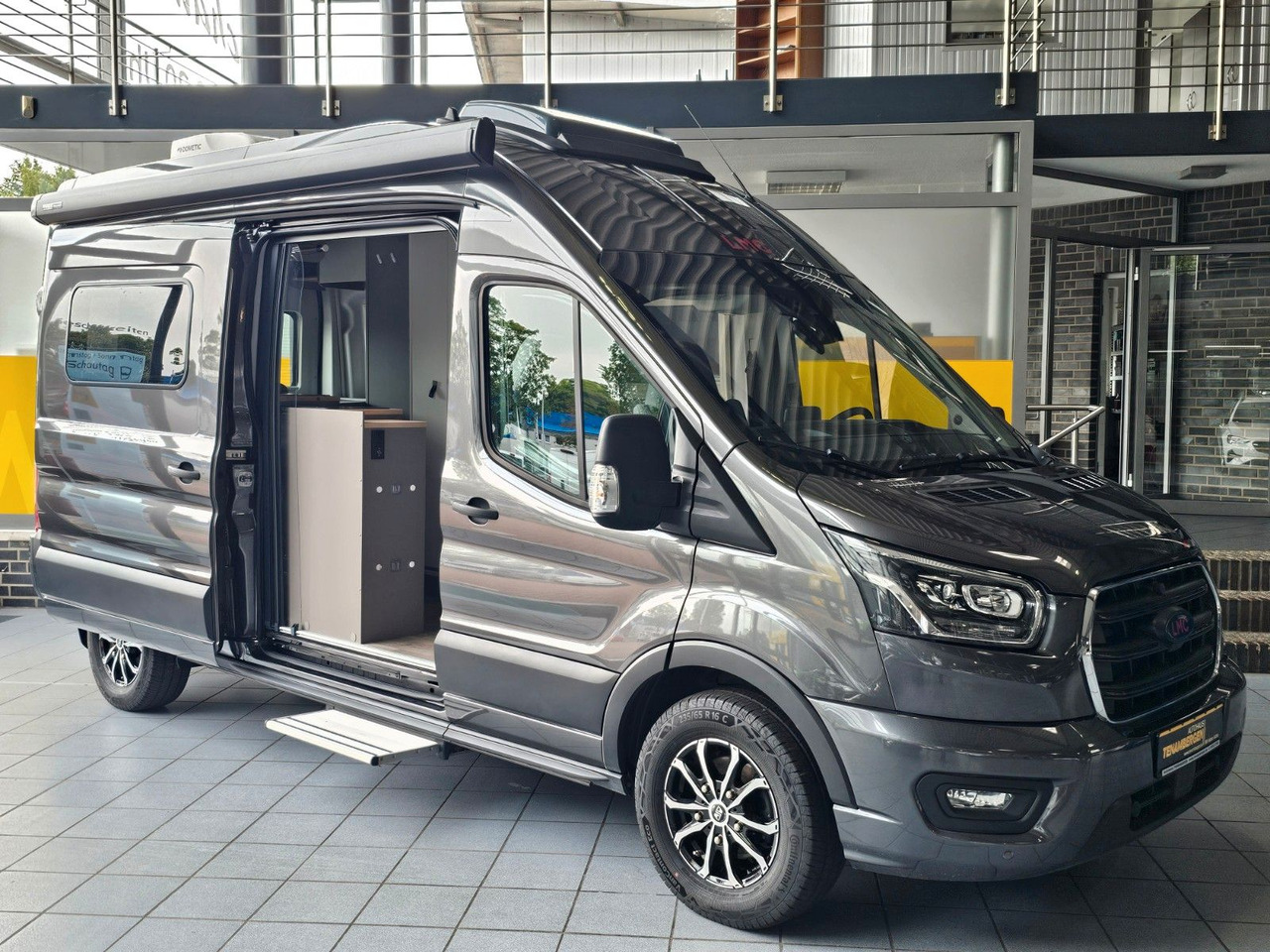 LMC Innovan 590 Standklima Solar WC Markise ACC AHK - Mikroautobusas kemperis: foto 4 LMC Innovan 590 Standklima Solar WC Markise ACC AHK - Mikroautobusas kemperis: foto 4