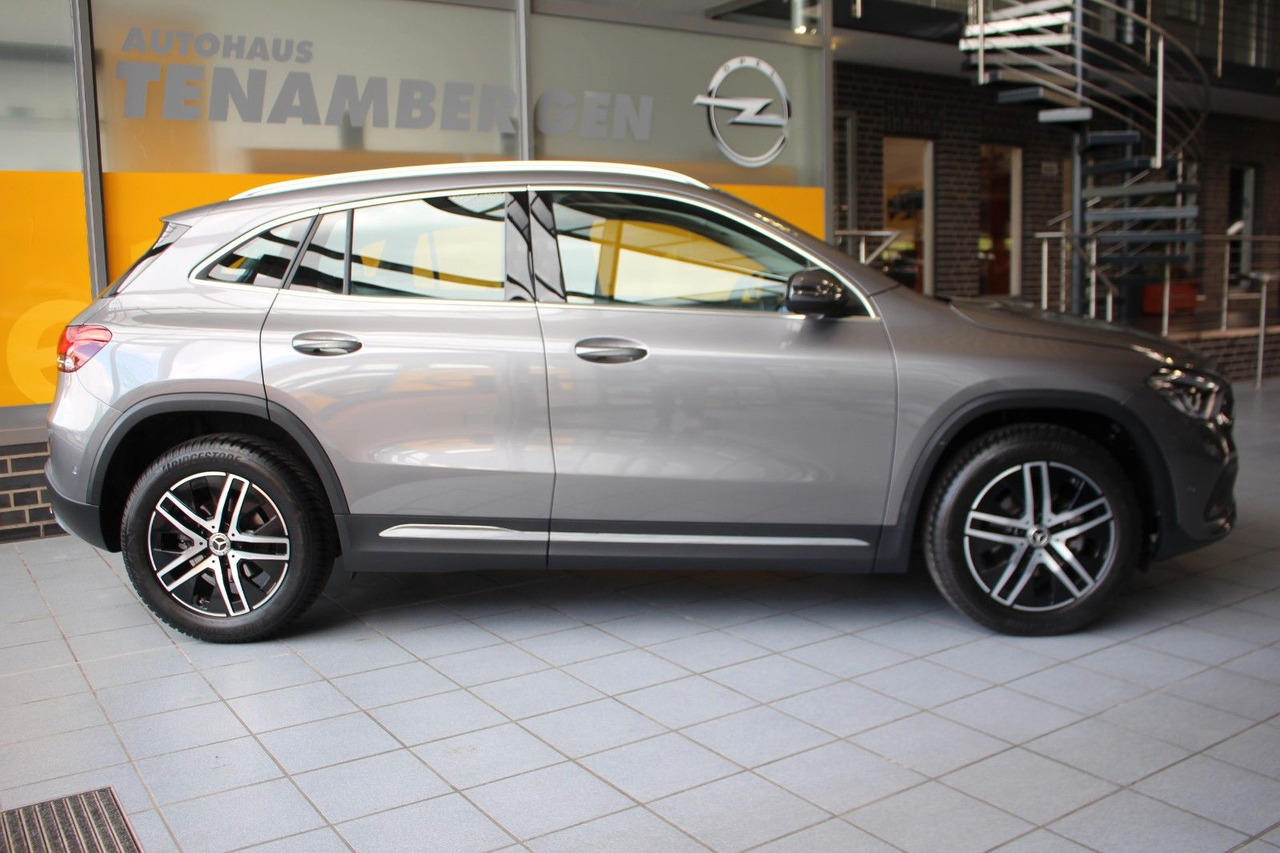 Mercedes-Benz GLA 180 Progressive Navi LED Kamera - Visureigis: foto 3 Mercedes-Benz GLA 180 Progressive Navi LED Kamera - Visureigis: foto 3