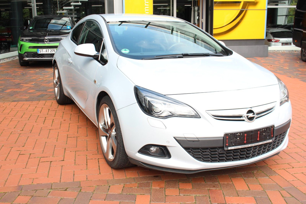 Opel Astra J GTC Innovation - Lengvasis automobilis: foto 4 Opel Astra J GTC Innovation - Lengvasis automobilis: foto 4