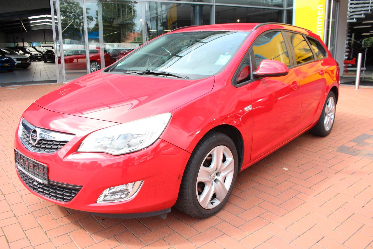 Opel Astra J Sports Tourer Design Edition - Universalas: foto 1 Opel Astra J Sports Tourer Design Edition - Universalas: foto 1
