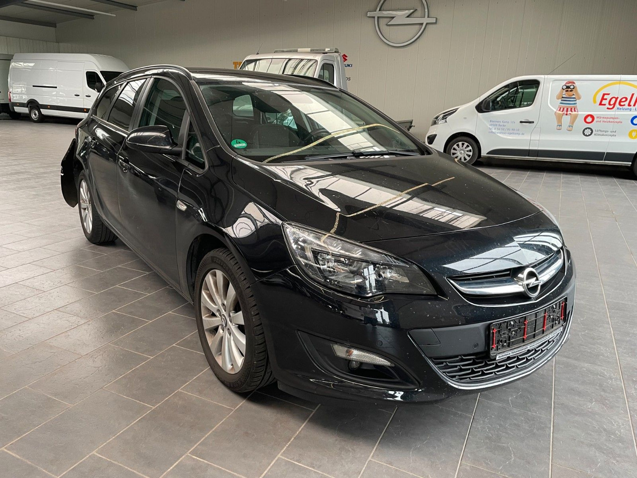 Opel Astra J Sports Tourer Style - Lengvasis automobilis: foto 5 Opel Astra J Sports Tourer Style - Lengvasis automobilis: foto 5